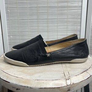 Frye Melanie Slip-On Flats Black Leather White Sole Size 9